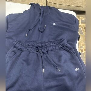 Alo women’s XL hoodie and pants